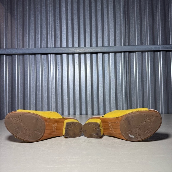 Dansko Leather Maci Mules in Daffodil Yellow, size 40, US 9 - 9.5, excellent - Picture 8 of 10